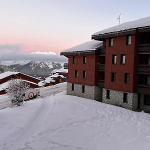 bright-23-m-nest-with-balcony.hotels-rhonealpes.com/